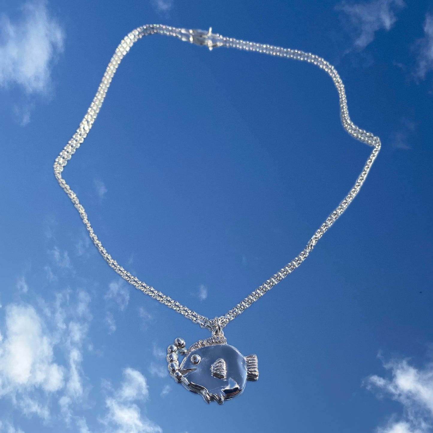 Cute fish by Elia necklace