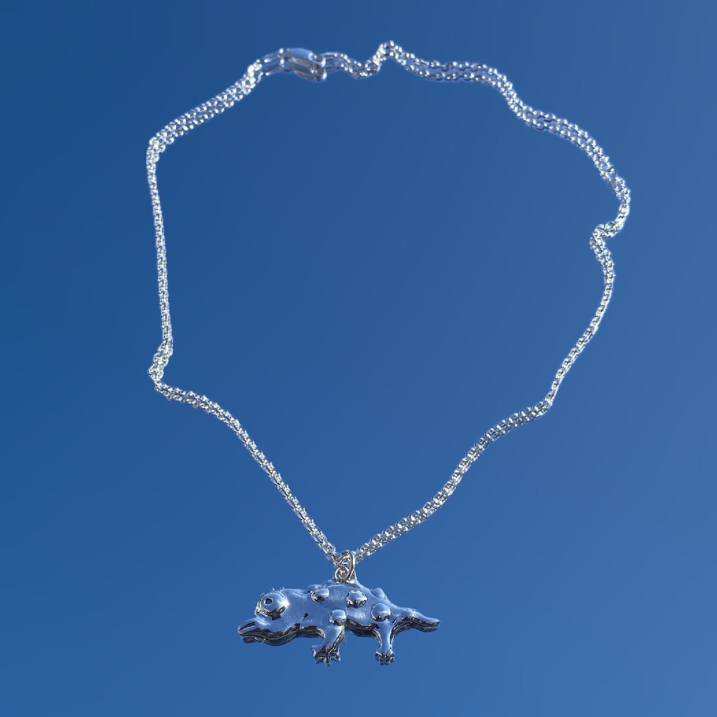 Super cute gecko necklace