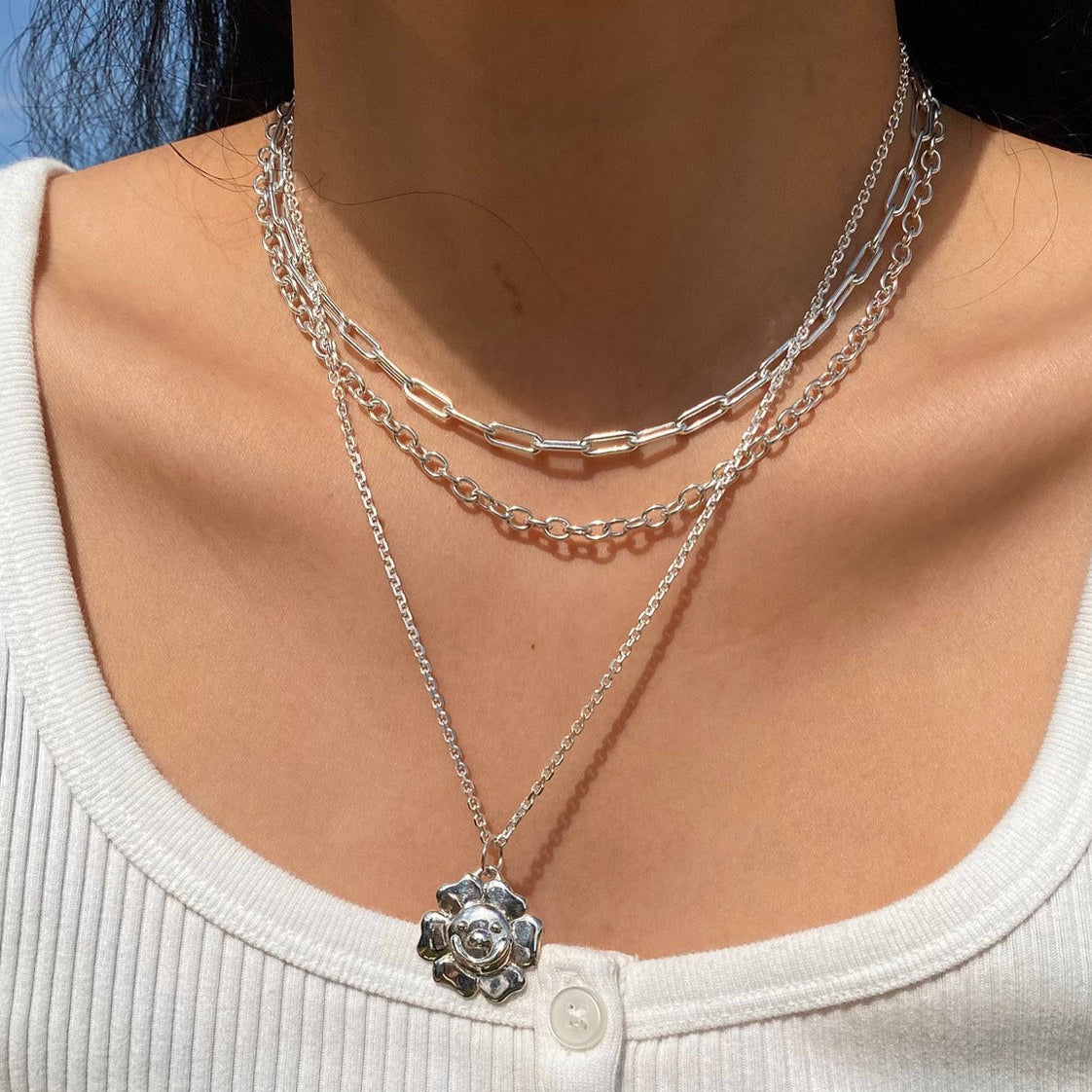 Smile six petals flower necklace