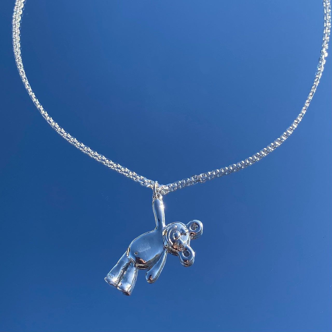 Smile hanging bear necklace