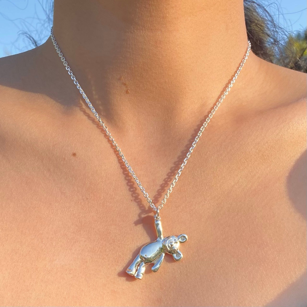 Smile hanging bear necklace