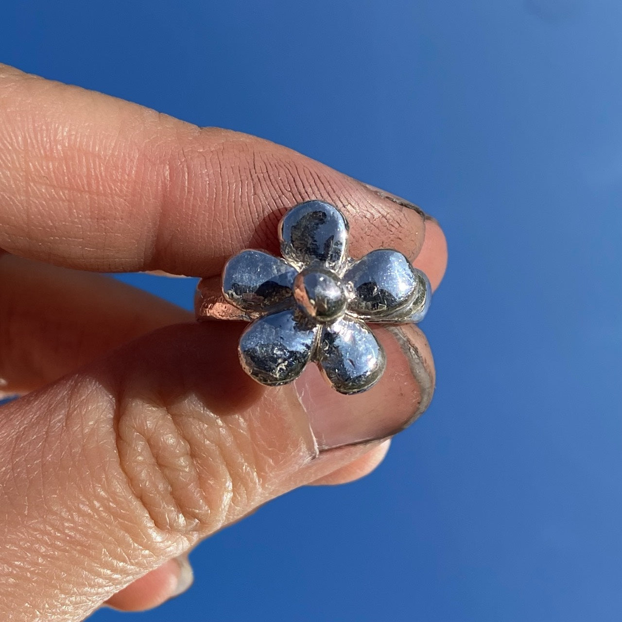 Five petals flower ring