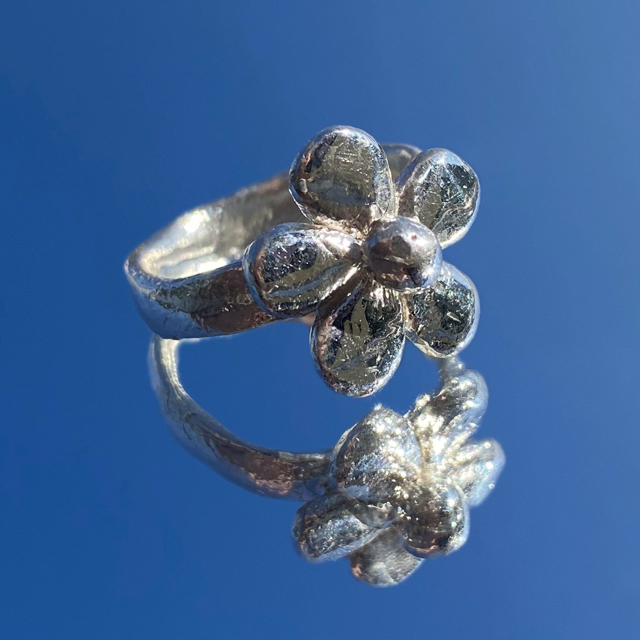 Five petals flower ring