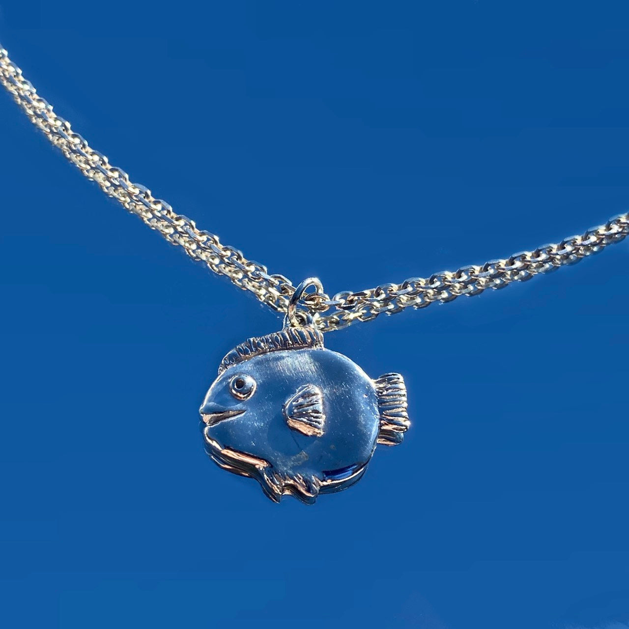 Cute fish by Elia necklace