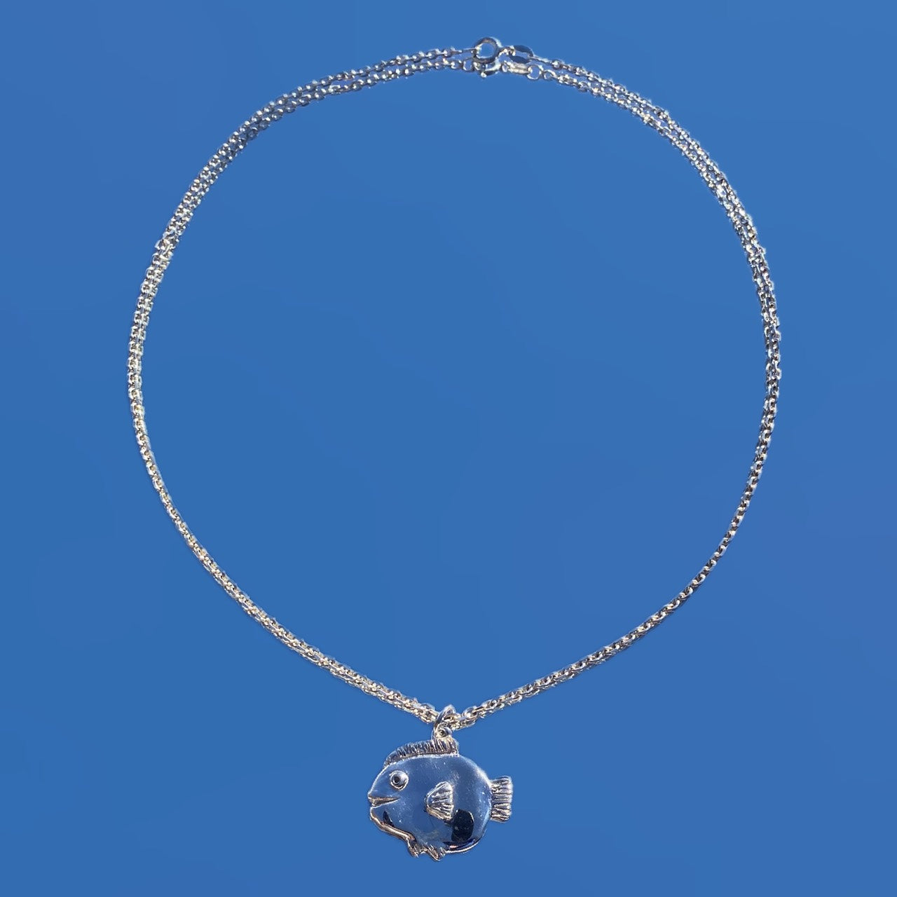 Cute fish by Elia necklace