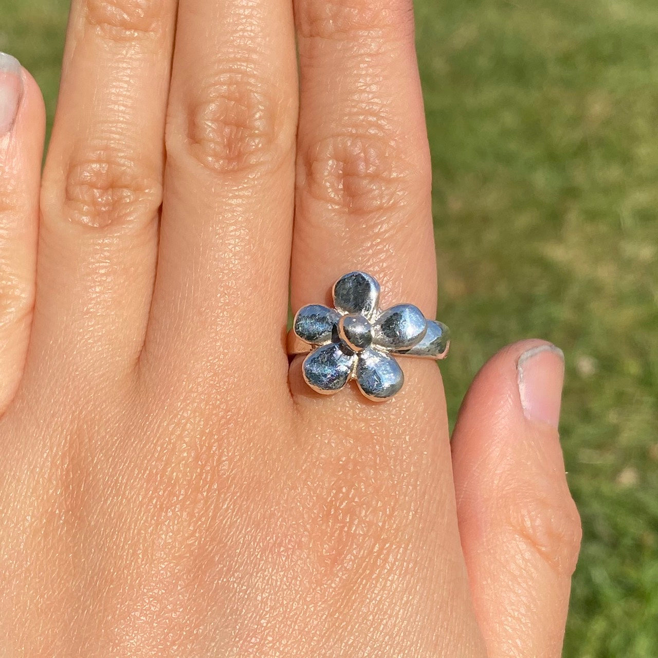 Five petals flower ring