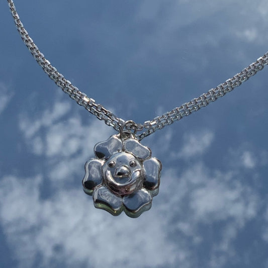 smile six petals flower