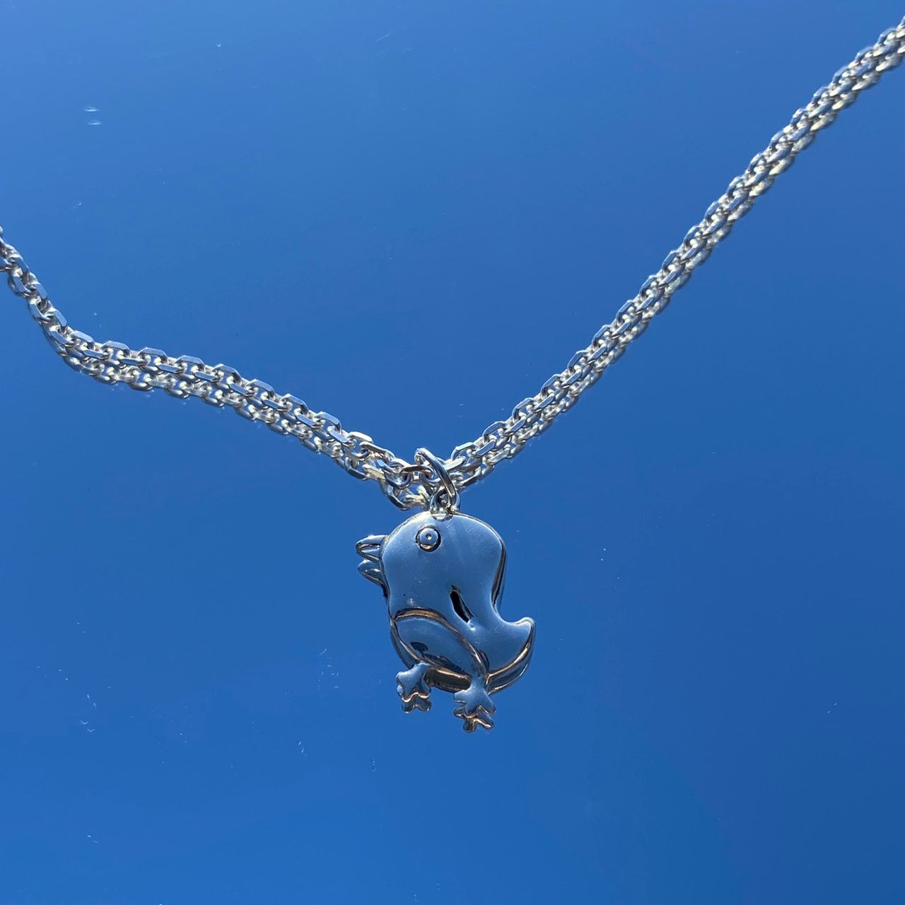 Cute little bird by Elia necklace